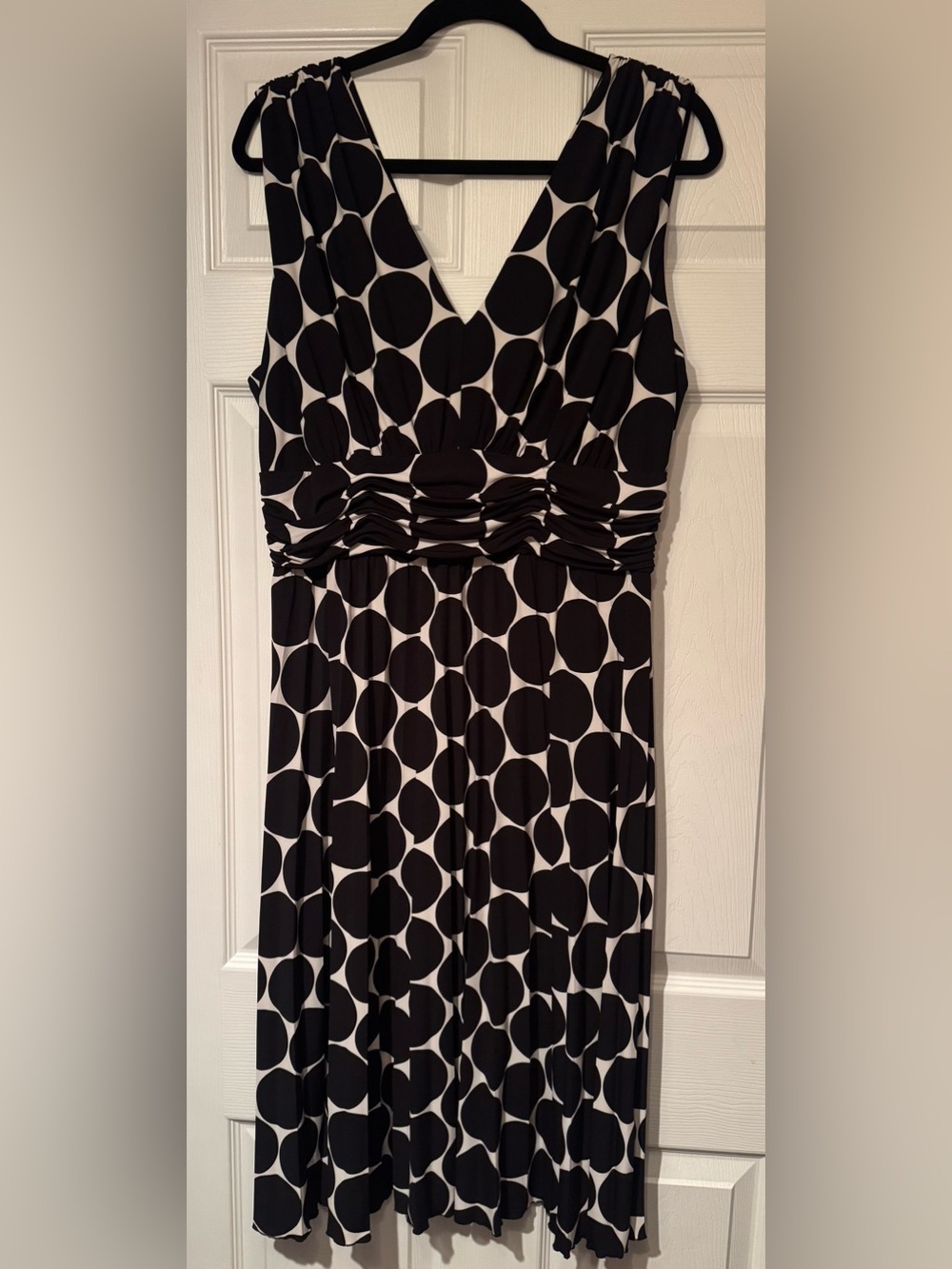 Jessica Howard Sz 16 Black and White Large Polka Dot Midi Dress w/ gather waist